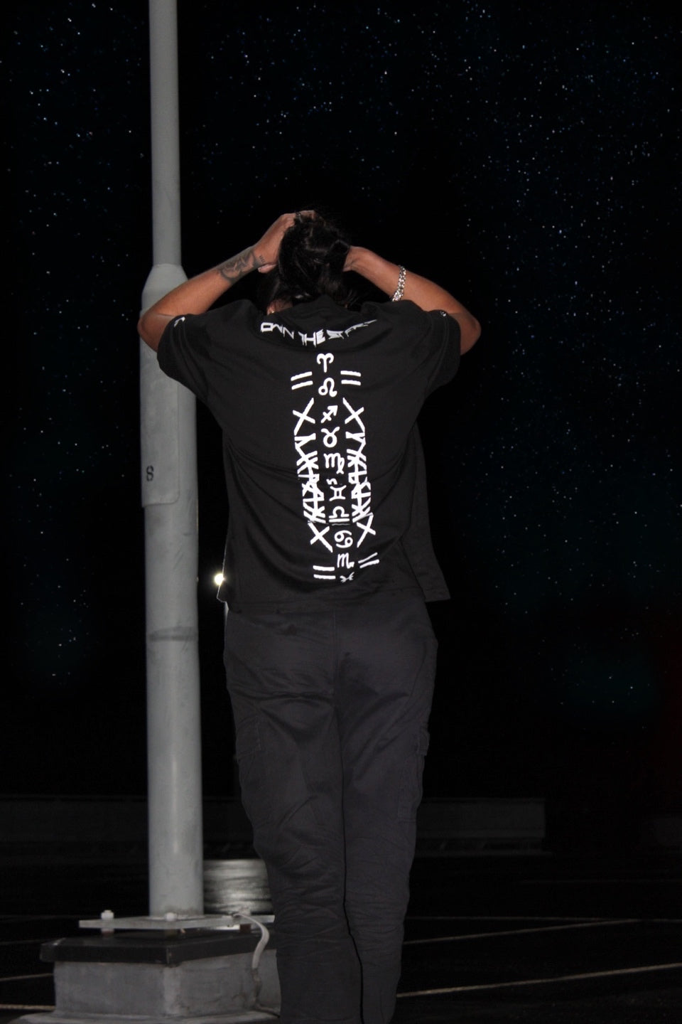 OWN THE STARS - BLACK OVERSIZED T-SHIRT