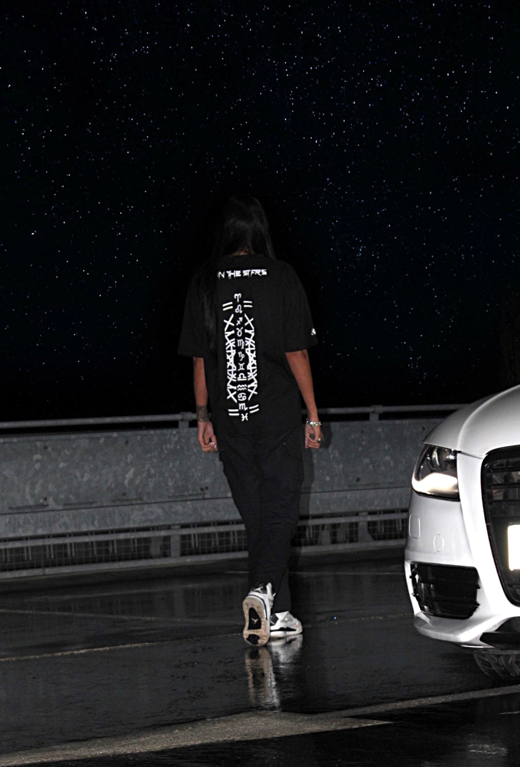 OWN THE STARS - BLACK OVERSIZED T-SHIRT